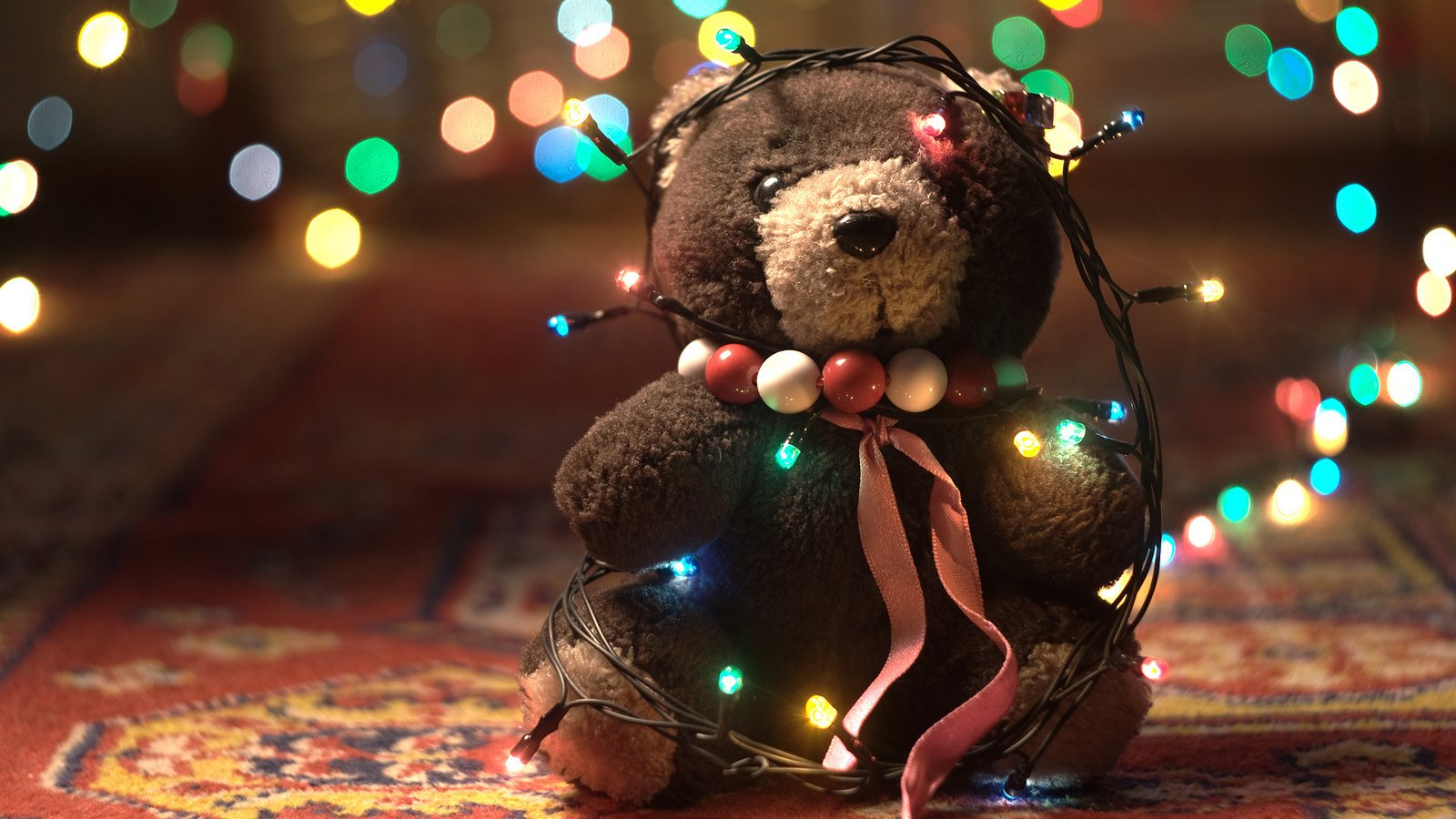 Обои мишка, игрушка, плюшевый, огоньки, гирлянда, bear, toy, plush, lights, garland разрешение 1920x1200 Загрузить