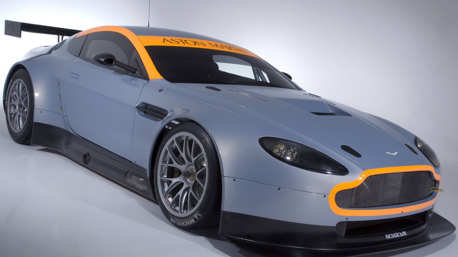 Обои астон мартин, aston martin разрешение 2048x1536 Загрузить