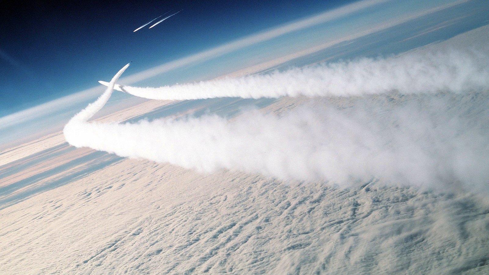 Обои небо, two soviet mig-29, британская колумбия, the sky, british columbia разрешение 1920x1200 Загрузить