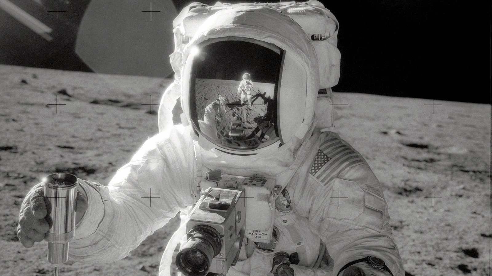 Обои отражение, луна, космонавт, reflection, the moon, astronaut разрешение 3200x2000 Загрузить