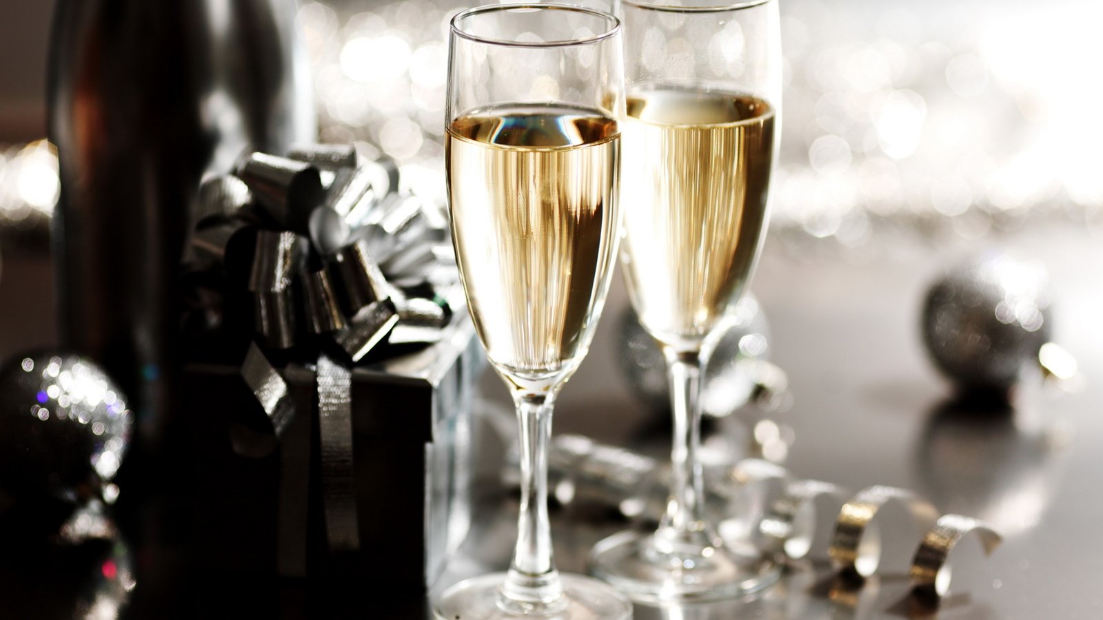 Обои новый год, вино, бокалы, рождество, шампанское, новогодние украшения, new year, wine, glasses, christmas, champagne, christmas decorations разрешение 1920x1200 Загрузить