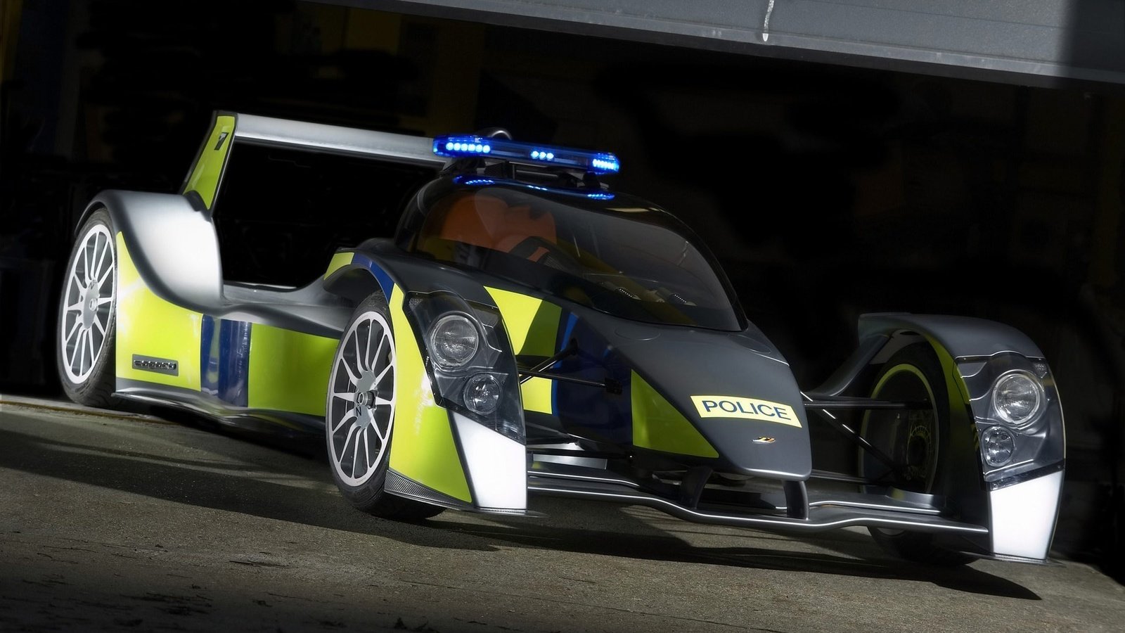 Обои полиция, caparo, t1, болид, police, the car разрешение 1920x1200 Загрузить