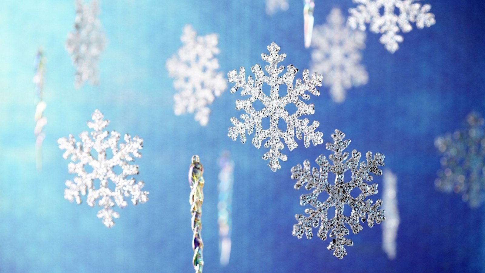 Обои новый год, зима, снежинки, фон, праздник, рождество, композиция, new year, winter, snowflakes, background, holiday, christmas, composition разрешение 1920x1200 Загрузить