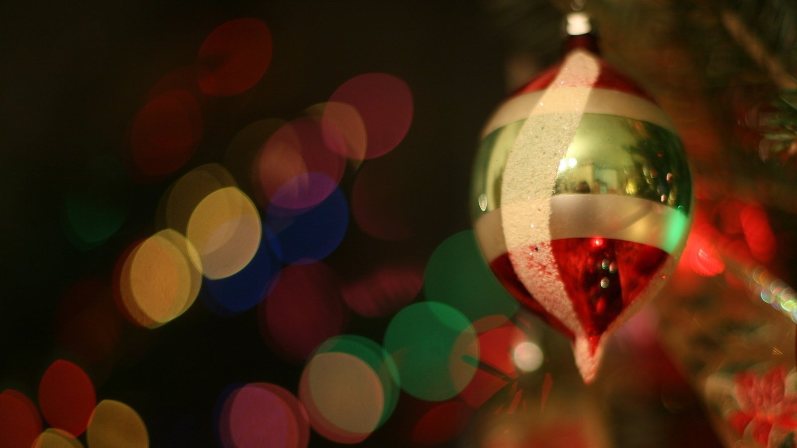 Обои новый год, елка, настроение, игрушка, стекло, праздник, огоньки, new year, tree, mood, toy, glass, holiday, lights разрешение 1920x1200 Загрузить