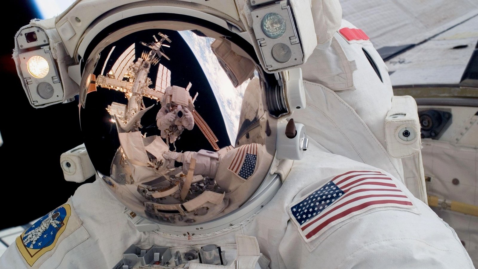 Обои космос, скафандр, космонавт, астронавт, space, the suit, astronaut разрешение 2560x1600 Загрузить