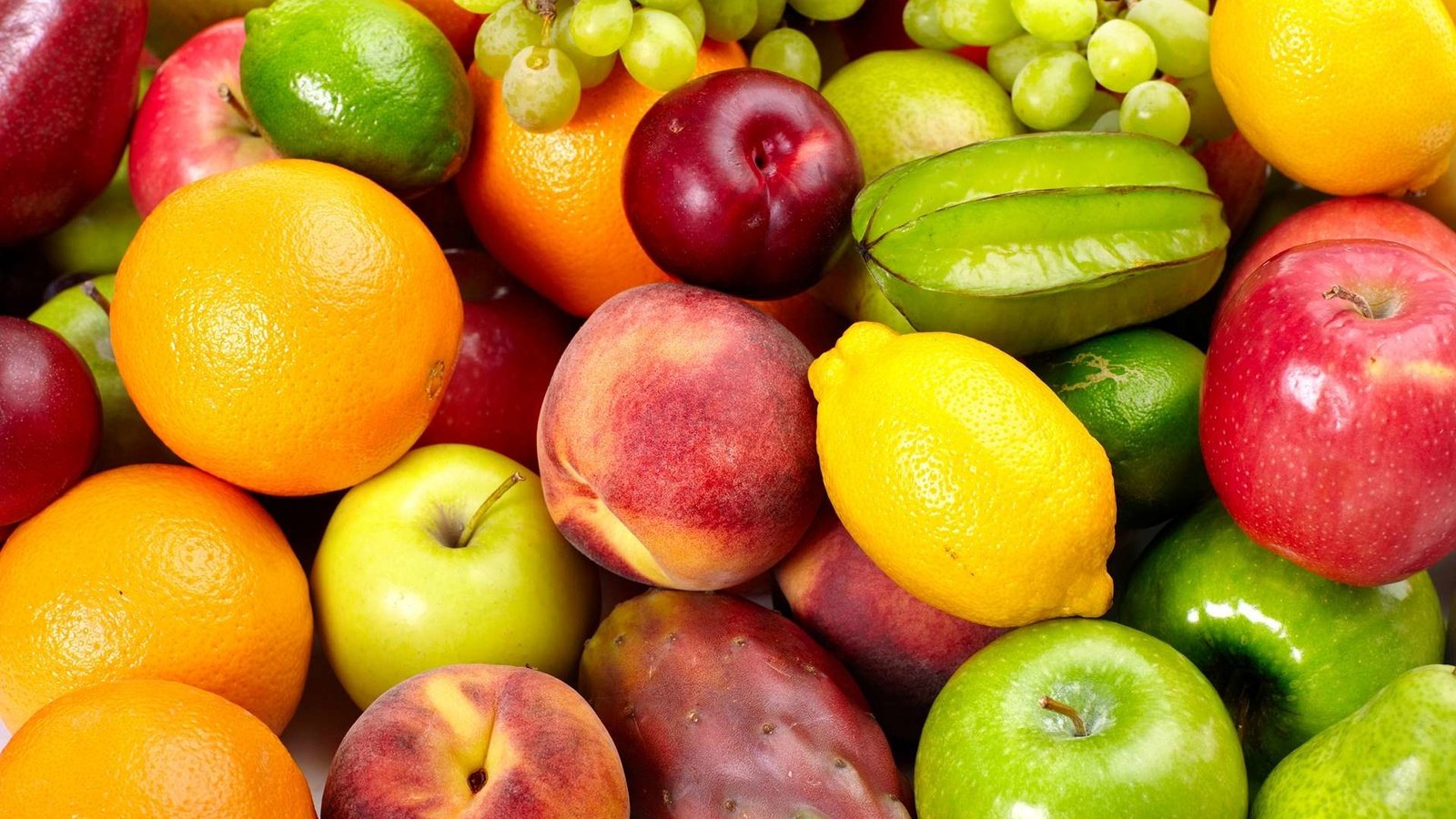 Обои виноград, нектарин, фрукты, карамбола, яблоки, апельсины, лимон, лайм, персики, груши, grapes, nectarine, fruit, carambola, apples, oranges, lemon, lime, peaches, pear разрешение 1920x1200 Загрузить