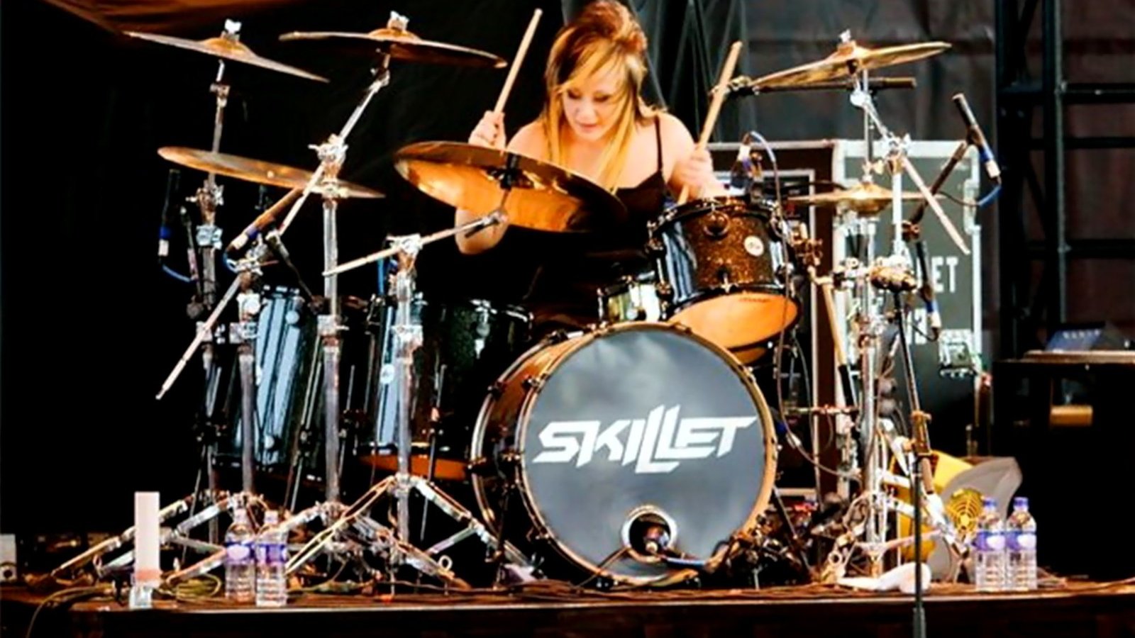 Обои skillet разрешение 2000x1285 Загрузить