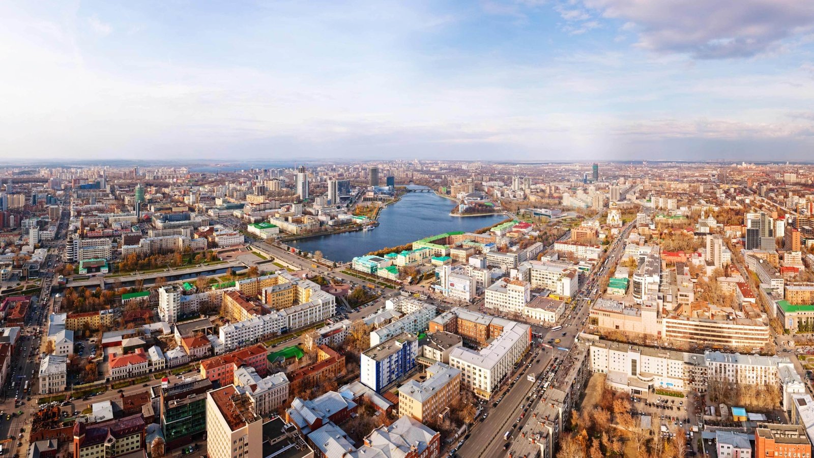 Обои панорама, вид сверху, улица, екатеринбург, panorama, the view from the top, street, ekaterinburg разрешение 3835x2200 Загрузить