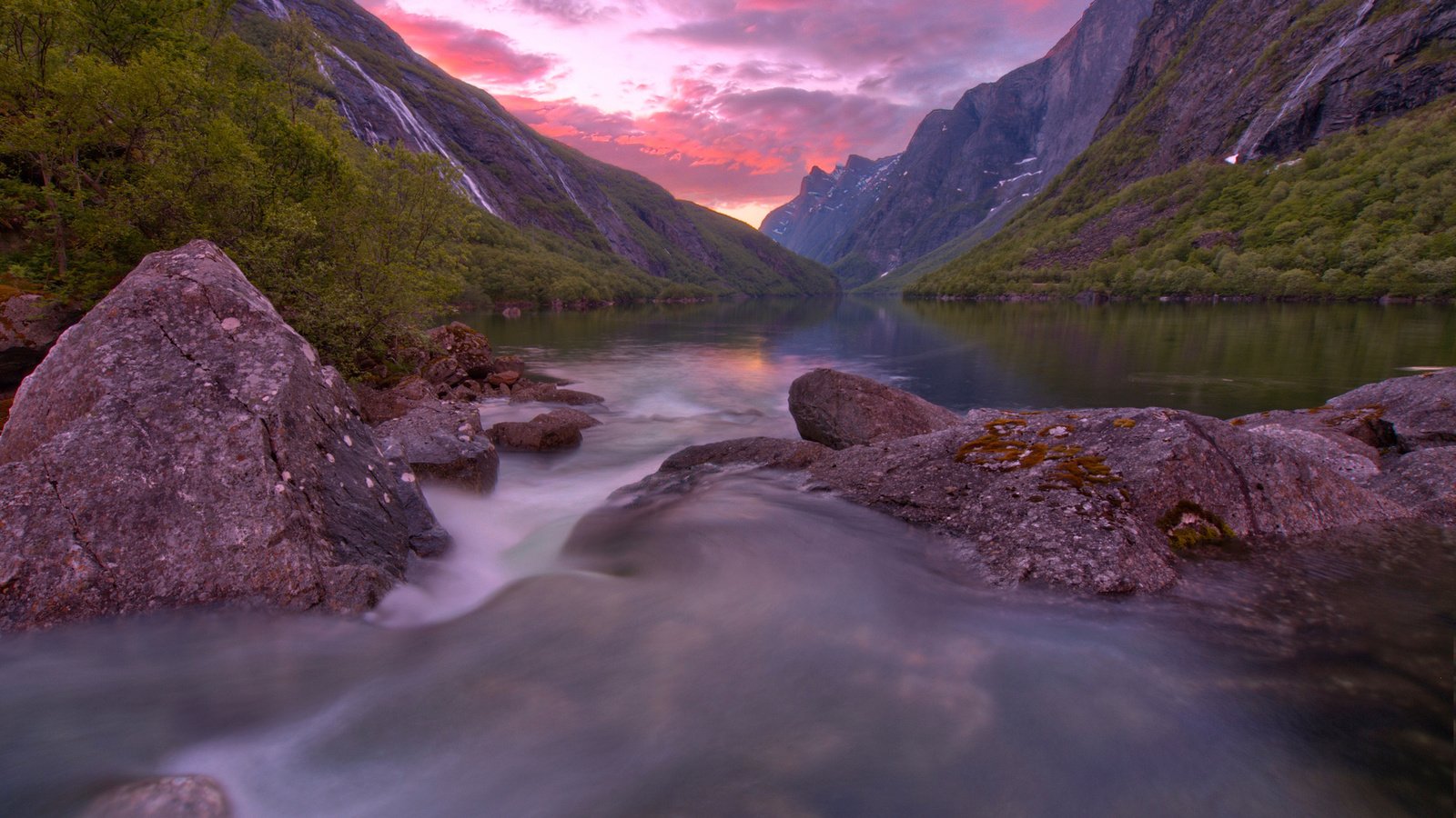 Обои озеро, горы, lake, mountains разрешение 2048x1553 Загрузить