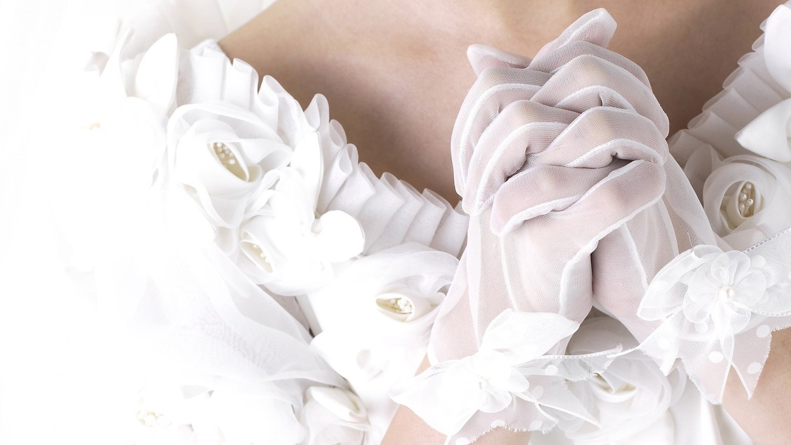 Обои белые, руки, невеста, перчатки, white, hands, the bride, gloves разрешение 1920x1080 Загрузить