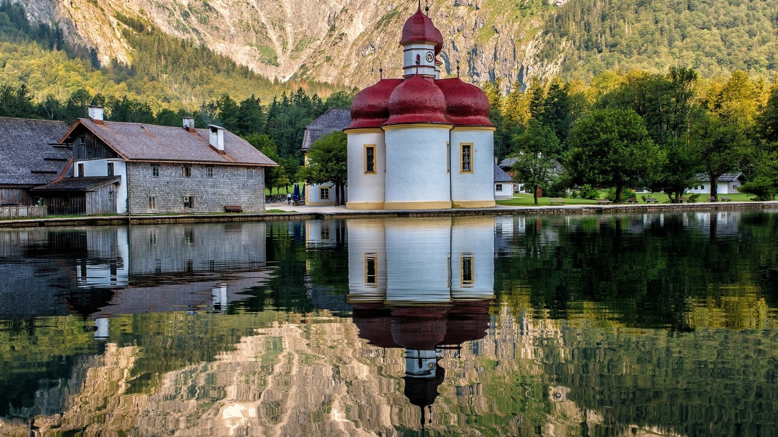 Обои озеро, германия, бавария, st bartholomae, кёнигсзе, церковь святого варфоломея, храм православный, баварии, lake, germany, bayern, königssee, the church of st. bartholomew, the orthodox church, bavaria разрешение 2048x1280 Загрузить