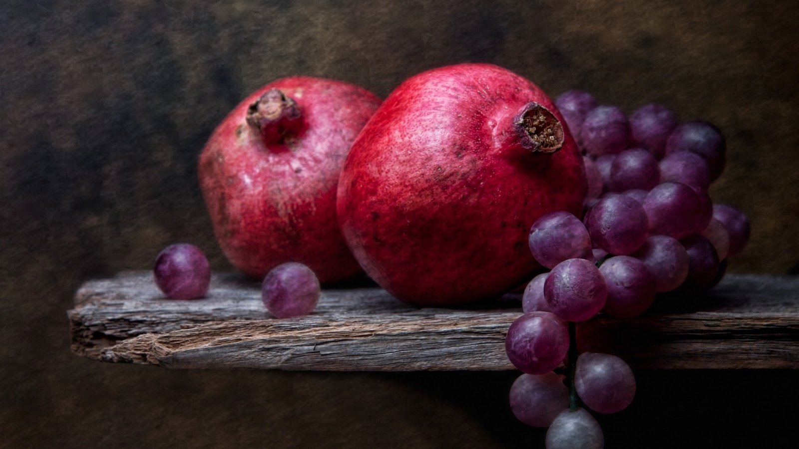 Обои виноград, натюрморт, гранаты, grapes, still life, grenades разрешение 1920x1080 Загрузить