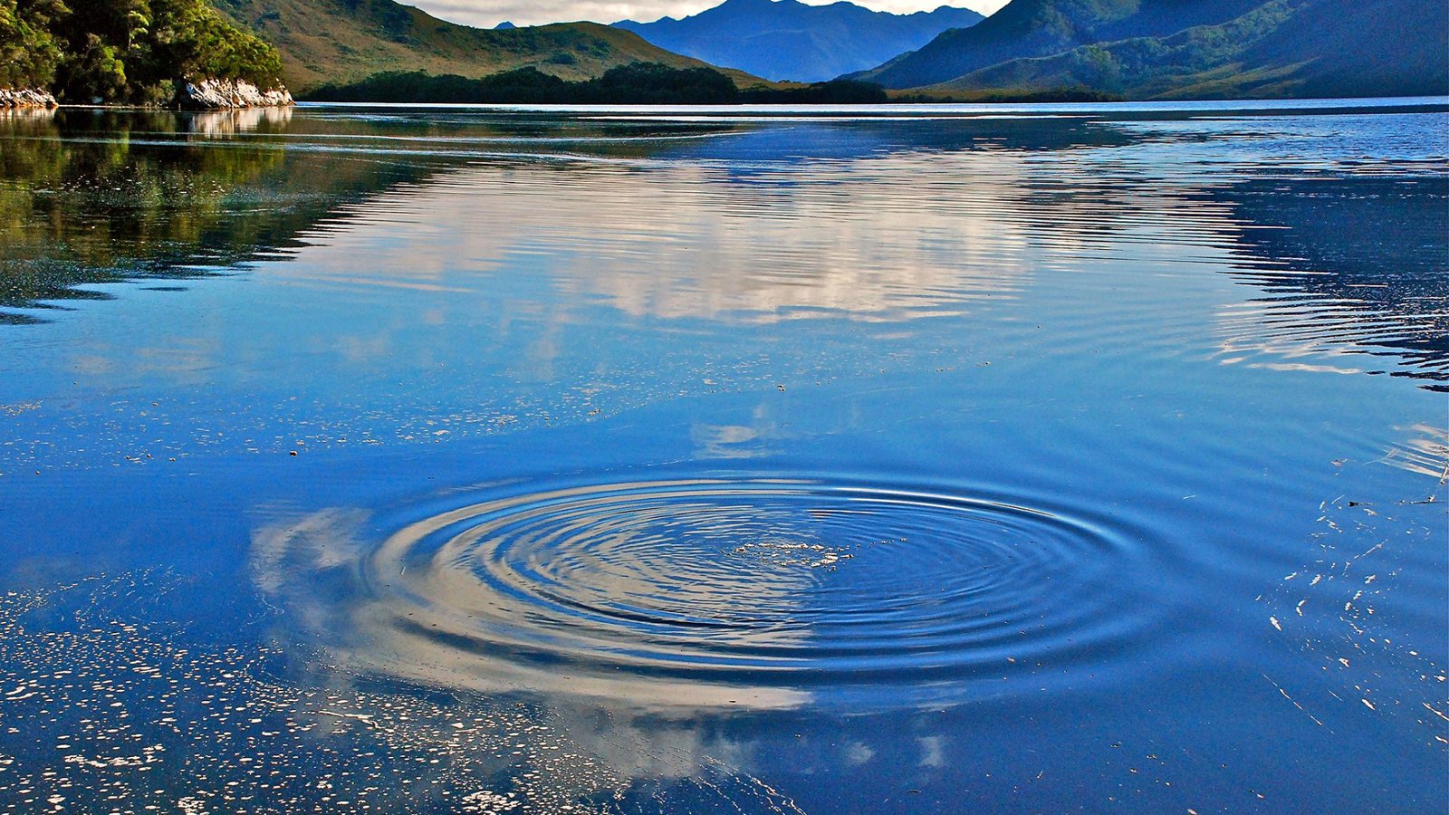 Обои вода, озеро, горы, круги, австралия, water, lake, mountains, circles, australia разрешение 1920x1200 Загрузить