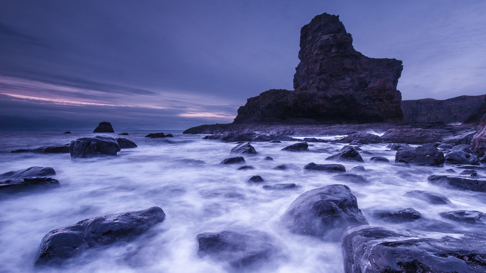 Обои скалы, камни, берег, великобритания, залив, шотландия, rocks, stones, shore, uk, bay, scotland разрешение 2048x1223 Загрузить