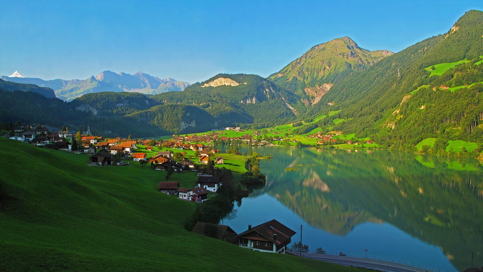 Обои озеро, горы, пейзаж, швейцария, коммуна лунгерн, lake, mountains, landscape, switzerland, the municipality of lungern разрешение 3072x1728 Загрузить