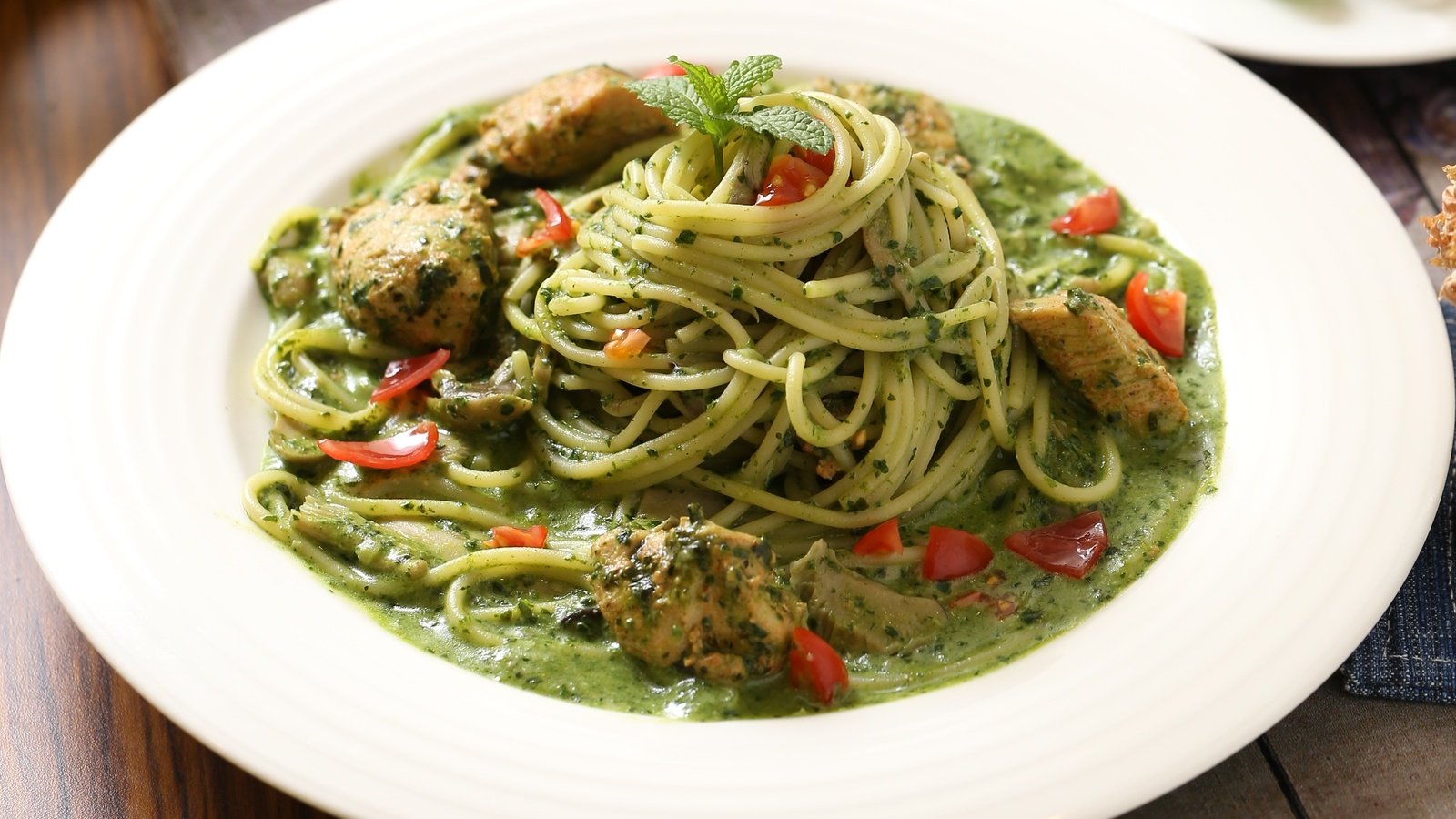 Обои спагетти, блюдо, паста, вегетерианский песто, spaghetti, dish, pasta, veggie pesto разрешение 2432x1621 Загрузить