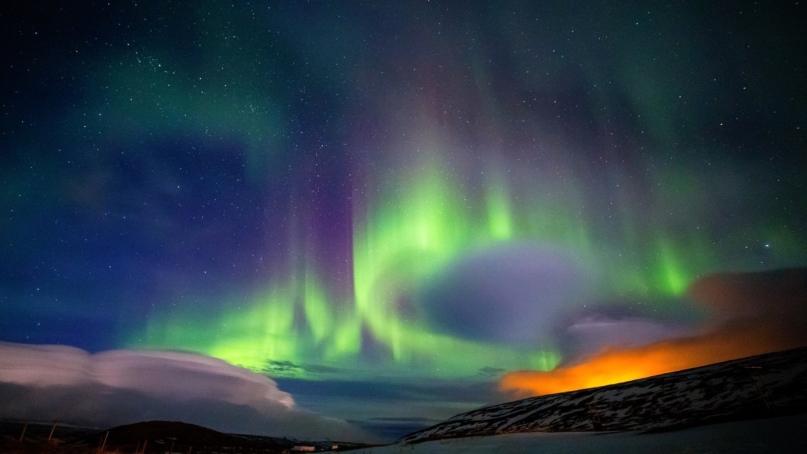 Обои небо, ночь, горы, звезды, северное сияние, the sky, night, mountains, stars, northern lights разрешение 2048x1365 Загрузить