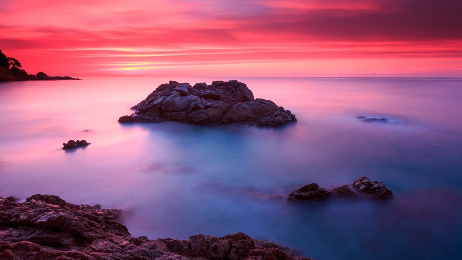 Обои небо, облака, скалы, камни, закат, море, the sky, clouds, rocks, stones, sunset, sea разрешение 2048x1365 Загрузить