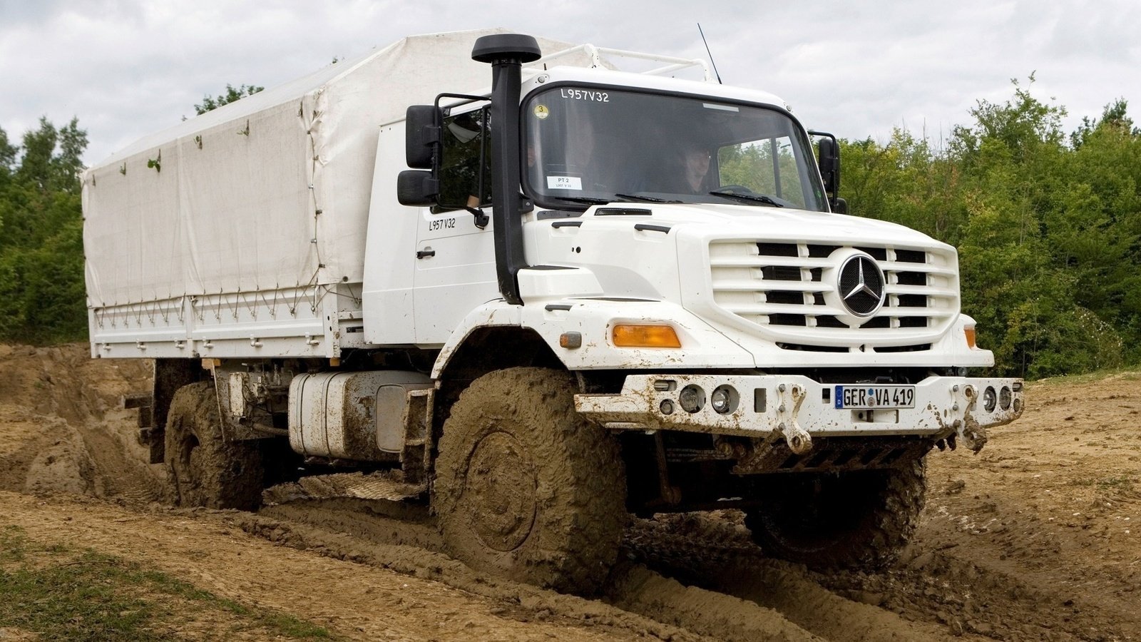Обои грязь, белый, грузовик, мерседес-бенц, вездеход, зетрос, 1833, dirt, white, truck, mercedes-benz, rover, zetros разрешение 1920x1200 Загрузить