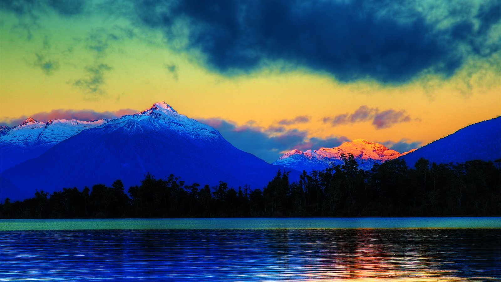 горы сияние краски облака озеро скачать