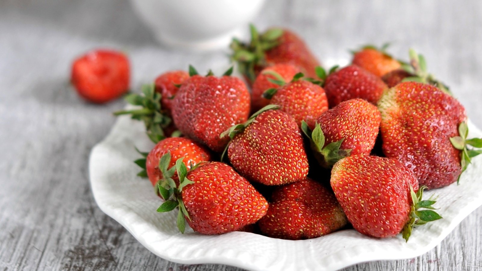 Обои клубника, красные, ягоды, strawberry, red, berries разрешение 1920x1250 Загрузить