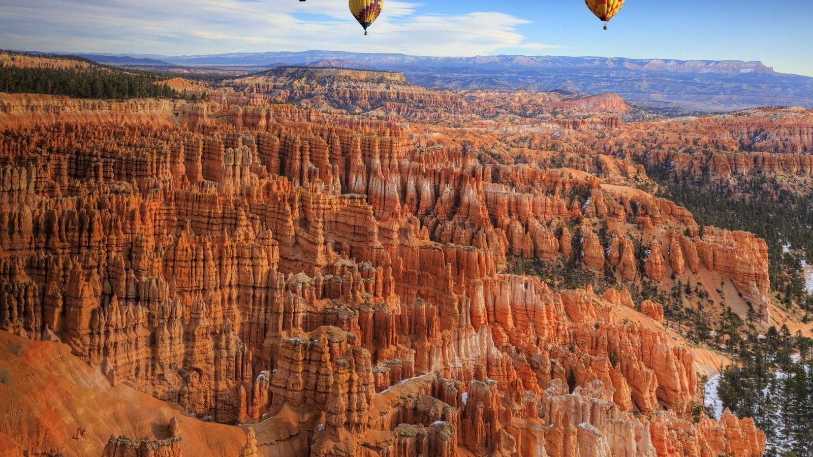 Обои небо, горы, скалы, пейзаж, воздушные шары, брайс каньон, the sky, mountains, rocks, landscape, balloons, bryce canyon разрешение 2000x2210 Загрузить