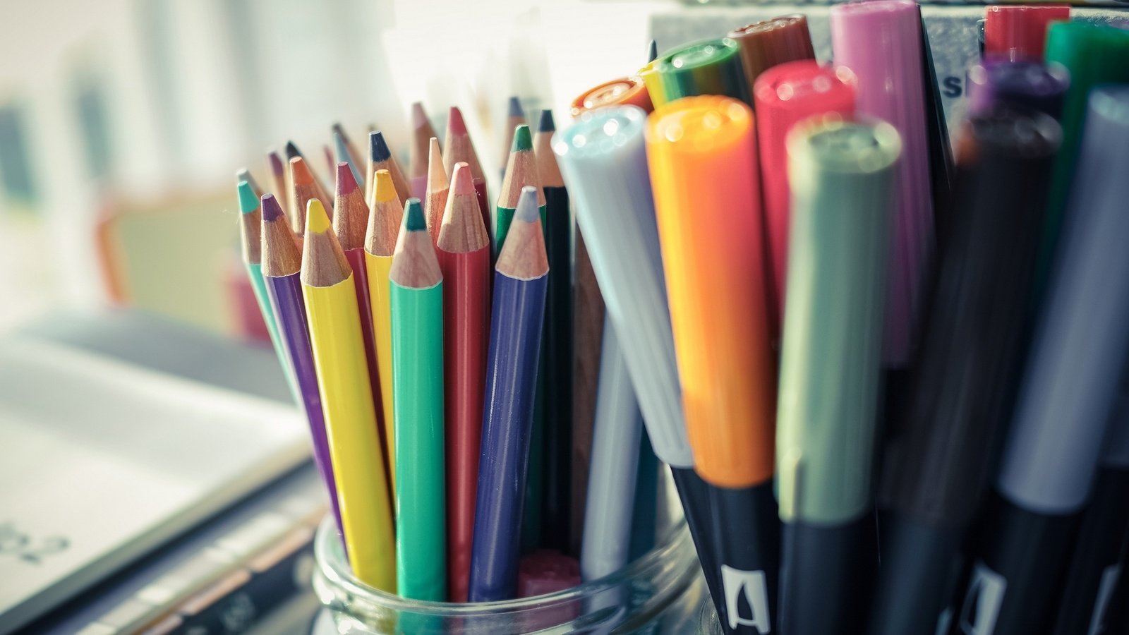 Обои разноцветные, цвет, карандаши, цветные карандаши, фломастеры, маркеры, colorful, color, pencils, colored pencils, markers разрешение 1920x1080 Загрузить