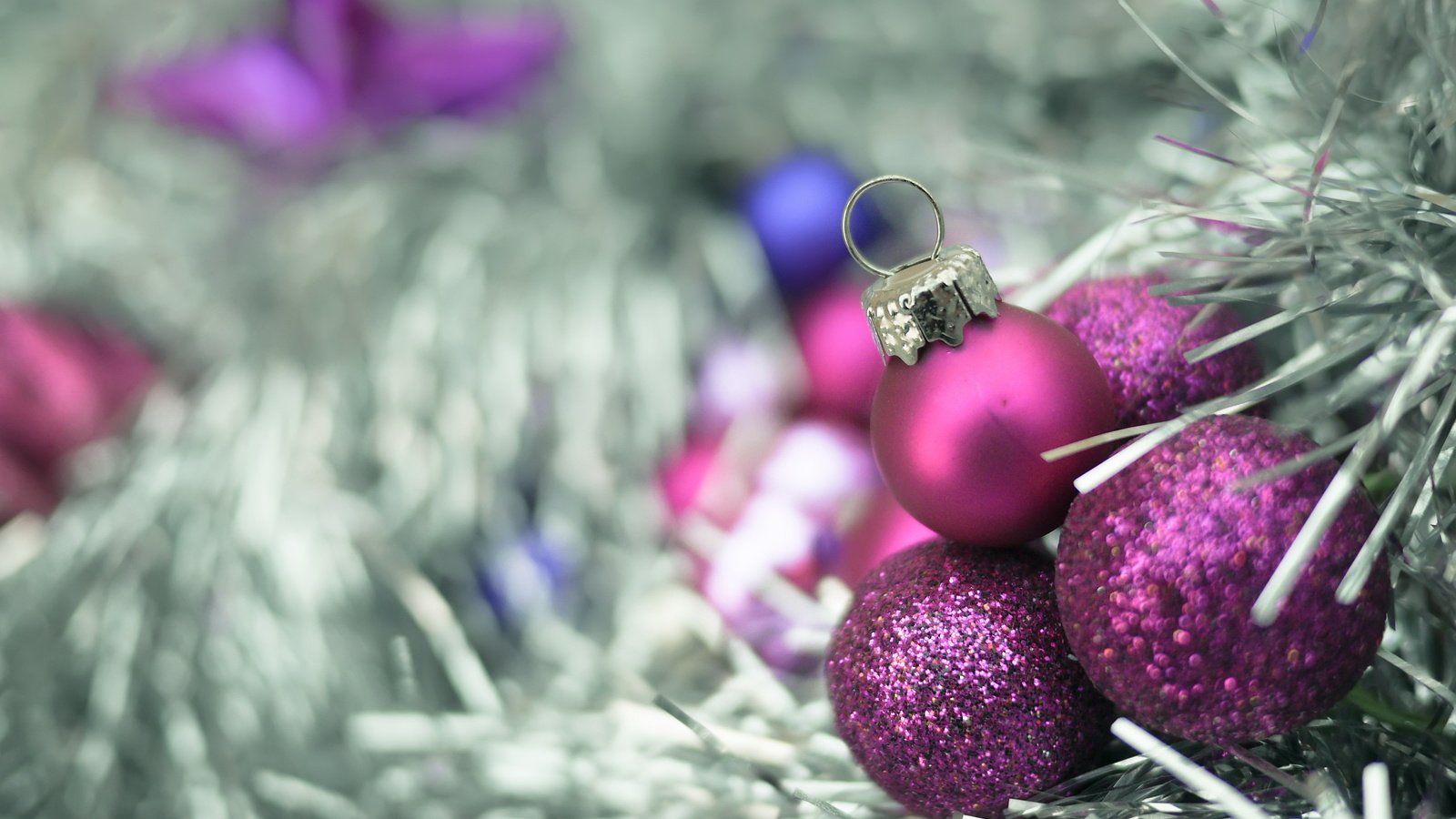Обои елка, шары, макро, игрушки, праздник, tree, balls, macro, toys, holiday разрешение 4114x2760 Загрузить