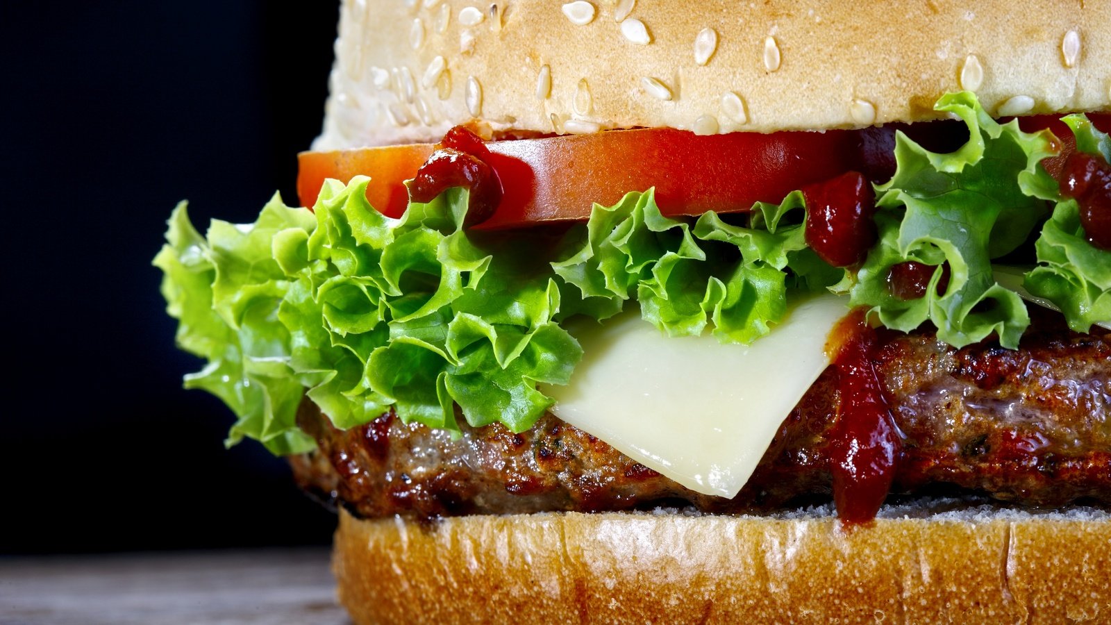 Обои гамбургер, булки, хлеб, мясо, помидоры, листья салата, помидорами, hamburger meat, hamburger, bread, meat, tomatoes, lettuce разрешение 2880x1920 Загрузить