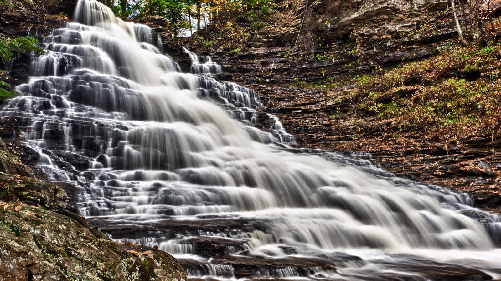 Обои скалы, водопад, штат пенсильвания, ricketts glen state park, rocks, waterfall, pennsylvania разрешение 2180x1450 Загрузить