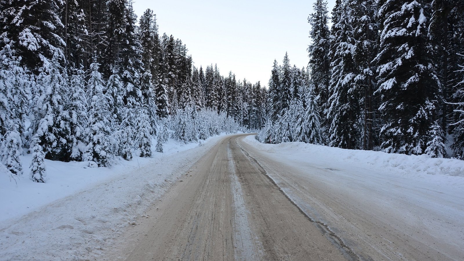 Обои дорога, лес, зима, road, forest, winter разрешение 2048x1356 Загрузить