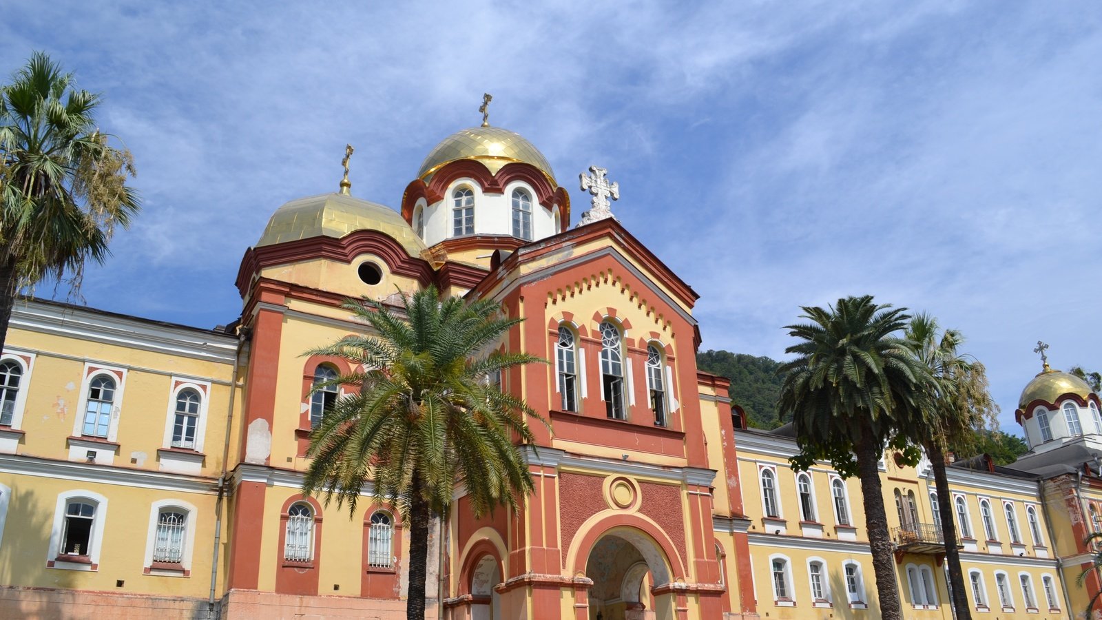 Обои собор, город, церковь, здание, абхазия, новый афон, cathedral, the city, church, the building, abkhazia, new athos разрешение 4600x2864 Загрузить