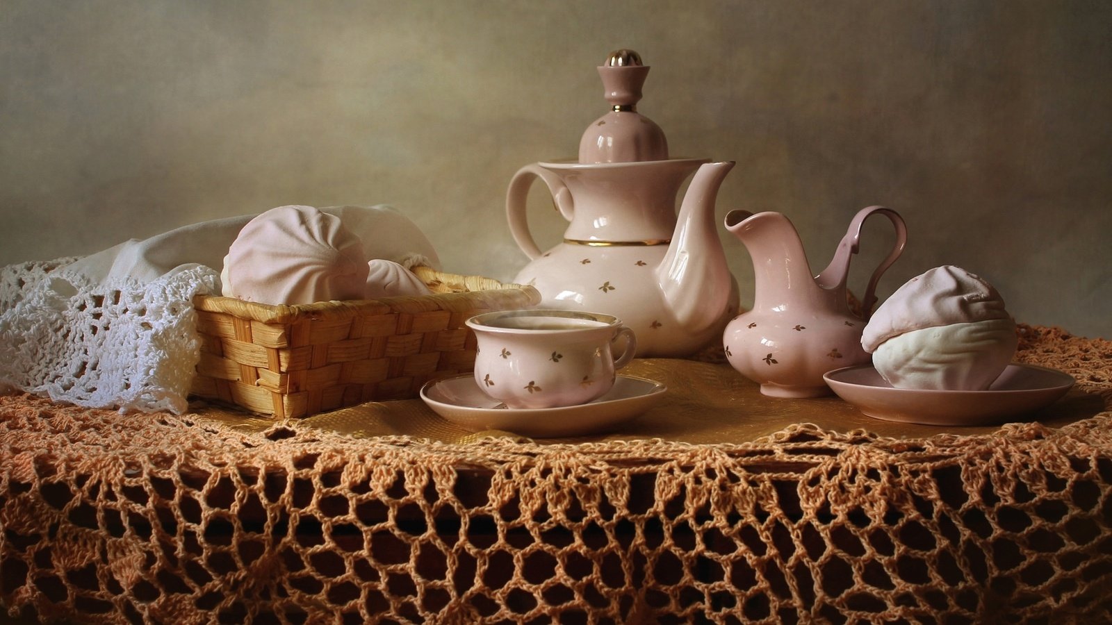 Обои чай, посуда, зефир, скатерть, сервиз, tea, dishes, marshmallows, tablecloth, set разрешение 1920x1222 Загрузить