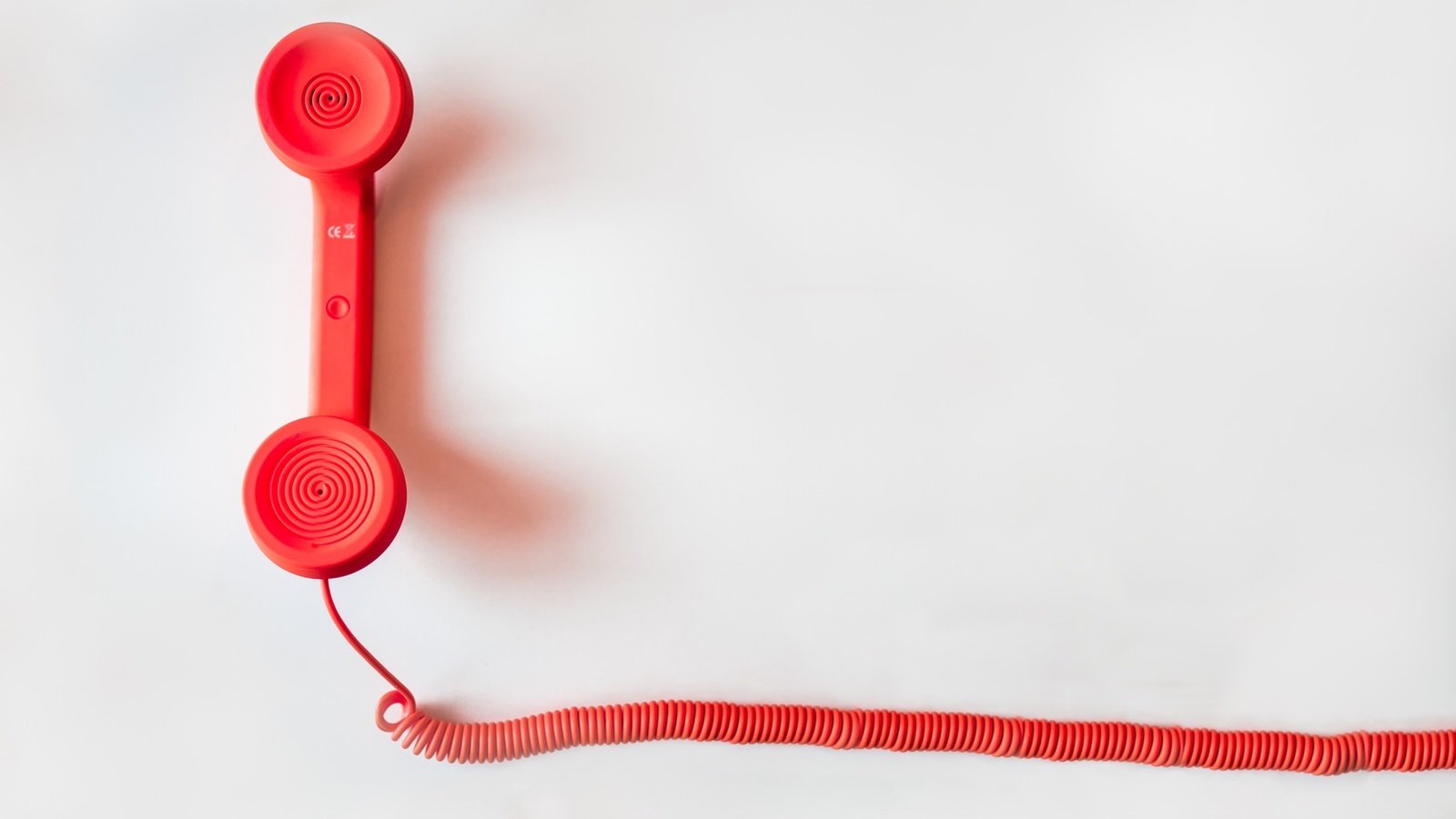 Обои красный, телефон, трубка, связь, краcный, коммуникации, telephone, маркетинг, contact, вызов, call, red, phone, tube, link, communication, marketing разрешение 1920x1080 Загрузить