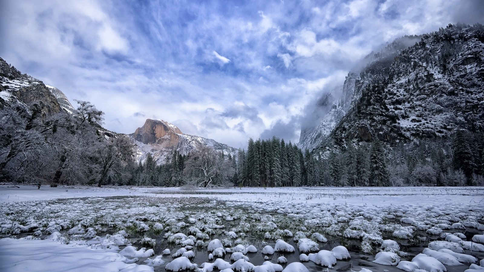 Обои небо, облака, деревья, горы, природа, зима, the sky, clouds, trees, mountains, nature, winter разрешение 2048x1365 Загрузить