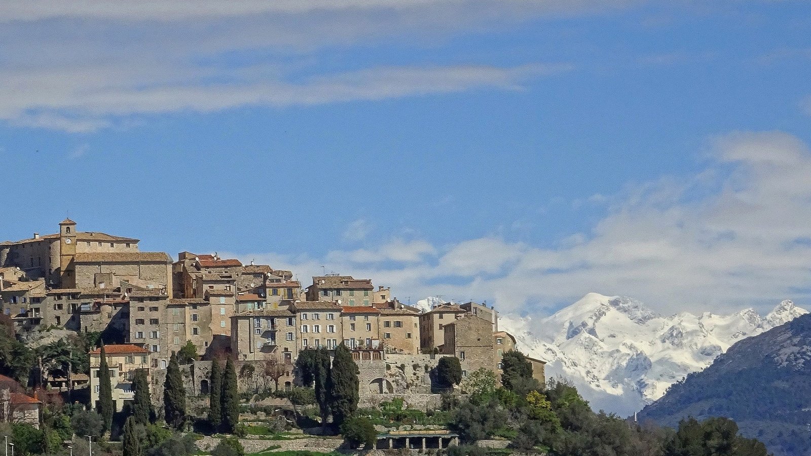 Обои горы, пейзаж, дома, франция, карро, mountains, landscape, home, france, carros разрешение 2048x1165 Загрузить