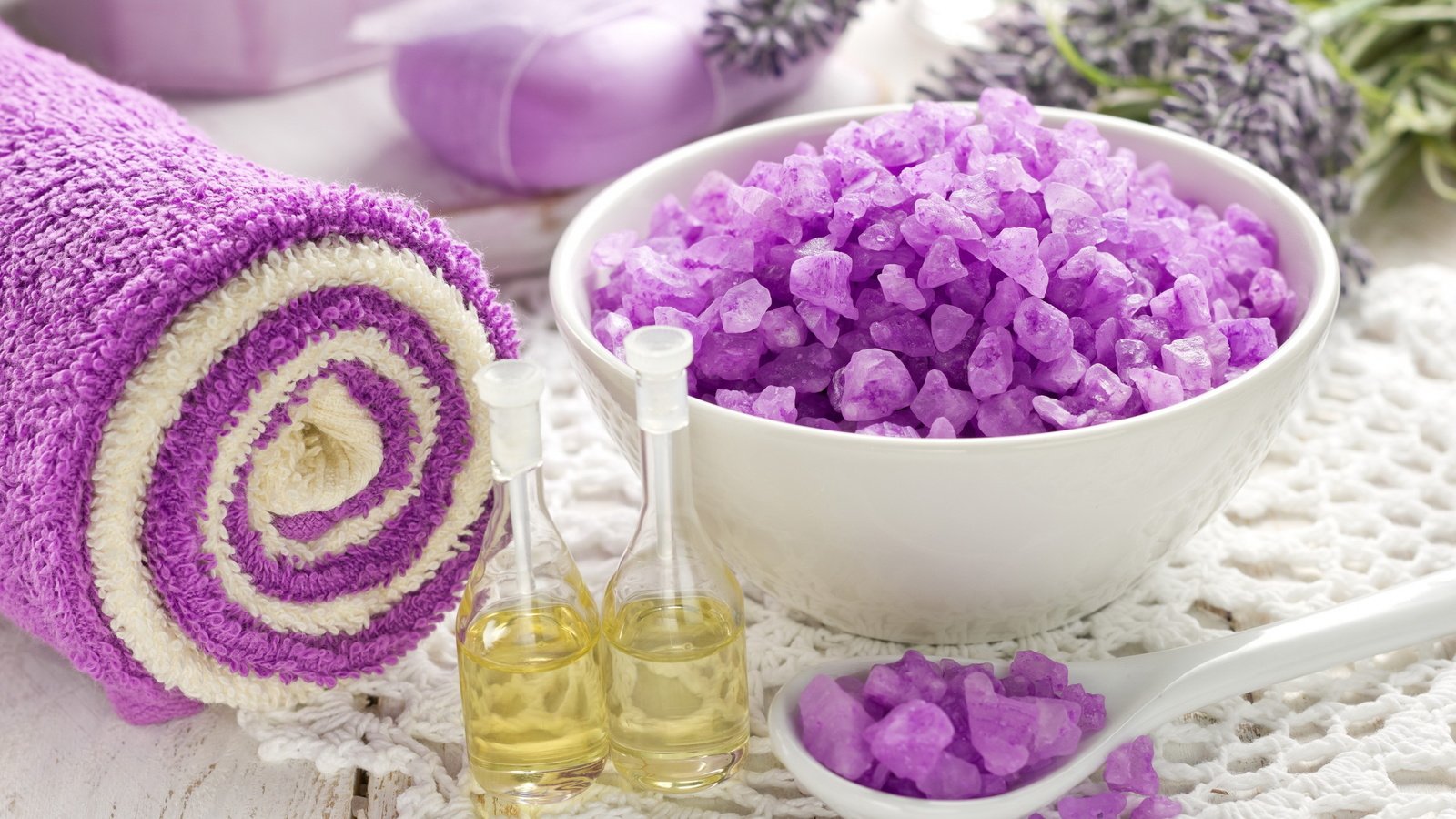 Обои лаванда, полотенце, спа, мыло, соль, масла, lavender, towel, spa, soap, salt, oil разрешение 2560x1600 Загрузить