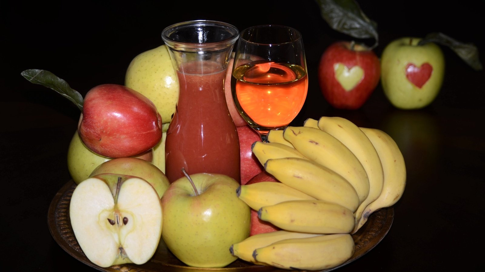 Обои фрукты, яблоки, бананы, сок, fruit, apples, bananas, juice разрешение 2400x1590 Загрузить