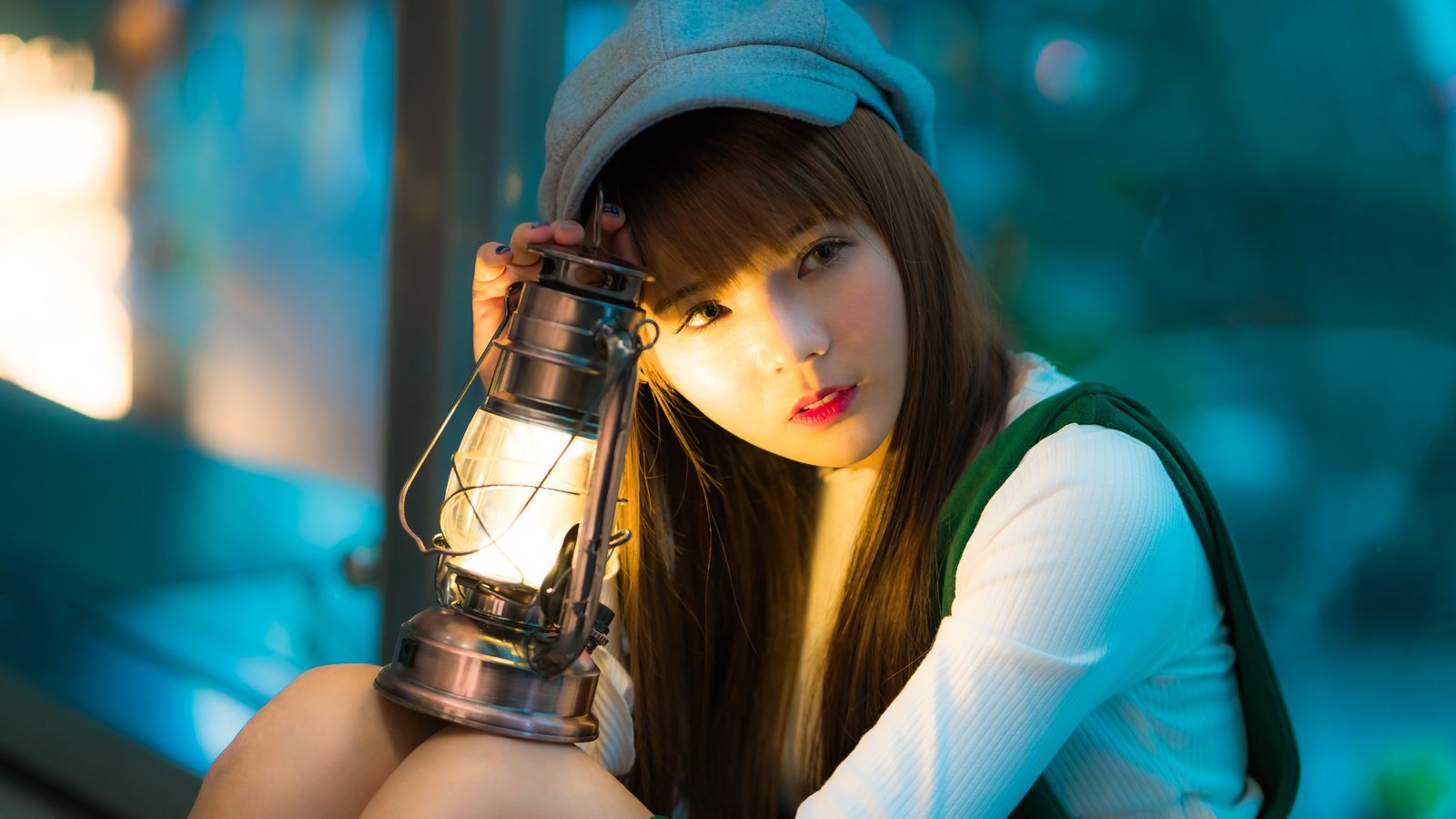 Обои свет, девушка, взгляд, лампа, волосы, азиатка, кепка, light, girl, look, lamp, hair, asian, cap разрешение 7952x5304 Загрузить