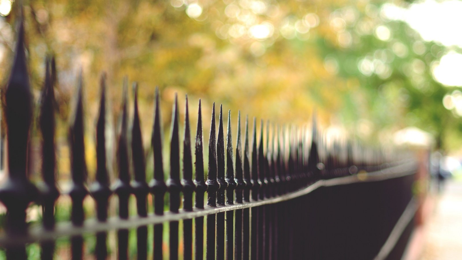 Обои забор, ограда, боке, the fence, fence, bokeh разрешение 2048x1360 Загрузить