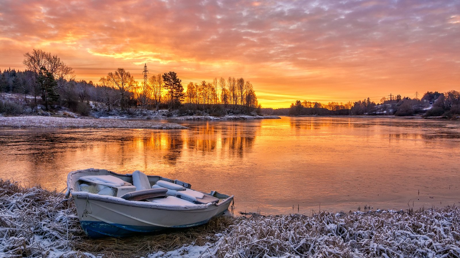 Обои деревья, река, снег, закат, зима, лодка, trees, river, snow, sunset, winter, boat разрешение 2048x1536 Загрузить