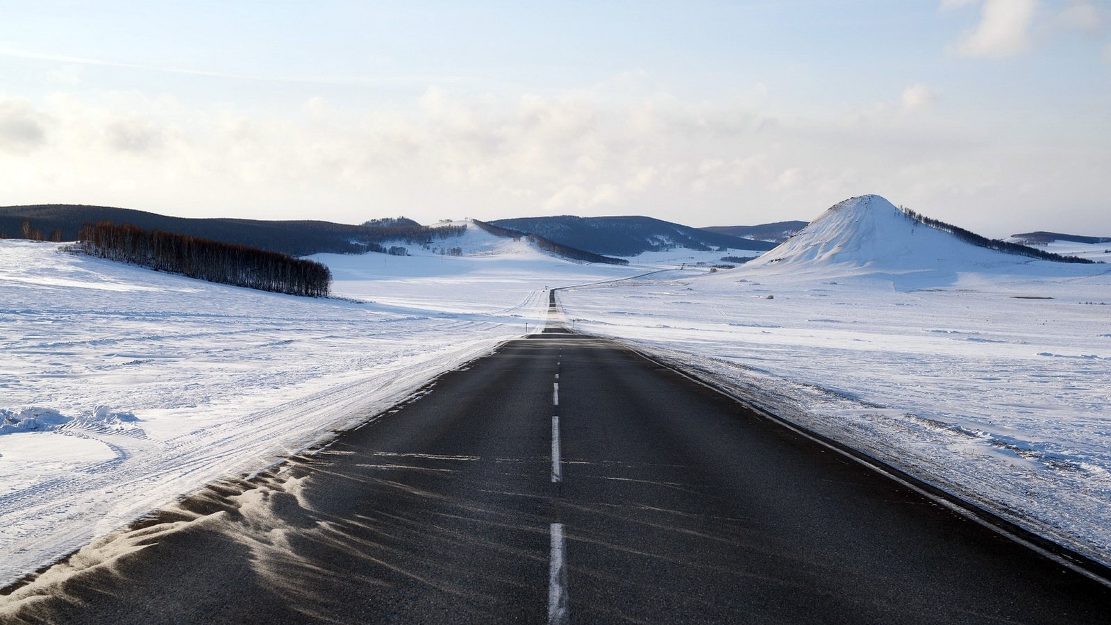 Обои дорога, горы, снег, зима, горизонт, road, mountains, snow, winter, horizon разрешение 1920x1282 Загрузить