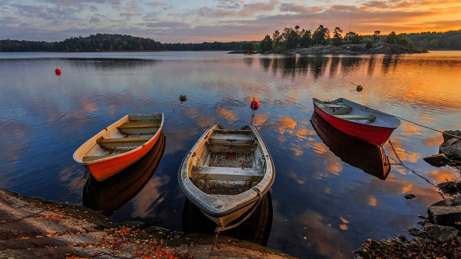 Обои вечер, река, берег, лес, закат, лодки, швеция, the evening, river, shore, forest, sunset, boats, sweden разрешение 3000x2000 Загрузить