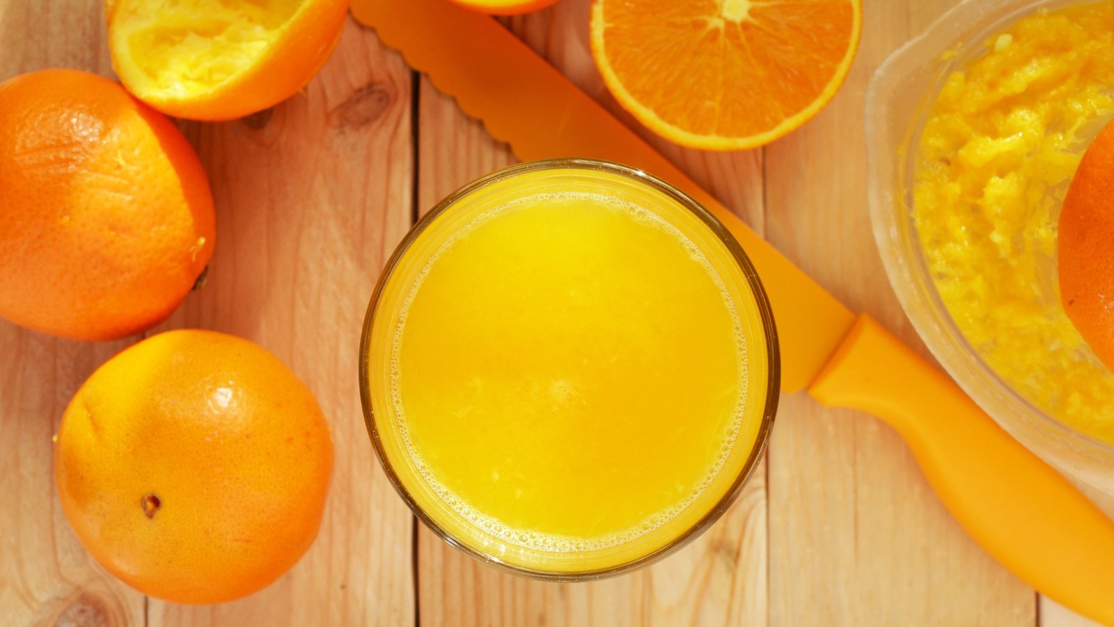 Обои фрукты, апельсины, цитрусы, апельсиновый сок, сок, fruit, oranges, citrus, orange juice, juice разрешение 4928x3264 Загрузить