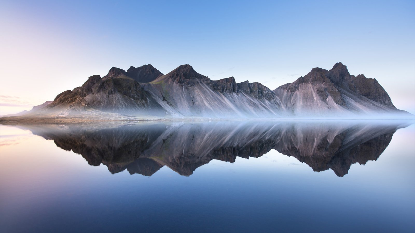 Обои небо, облака, озеро, горы, природа, отражение, пейзаж, исландия, the sky, clouds, lake, mountains, nature, reflection, landscape, iceland разрешение 1920x1200 Загрузить