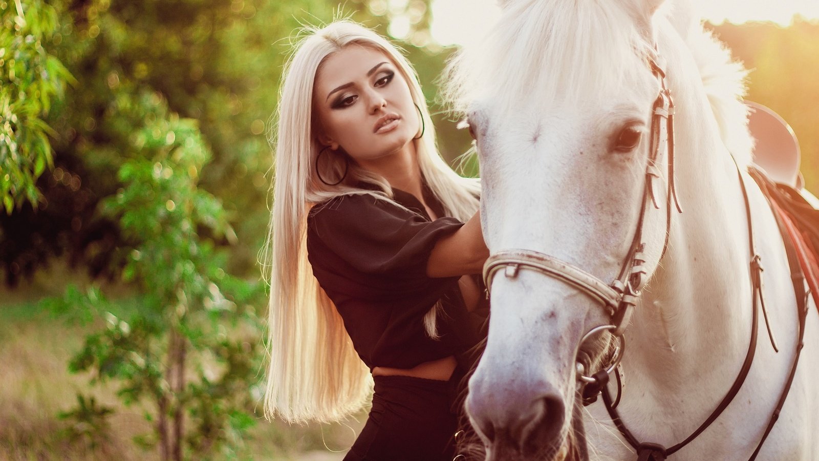 Обои лошадь, девушка, блондинка, портрет, взгляд, лицо, конь, длинные волосы, horse, girl, blonde, portrait, look, face, long hair разрешение 2560x1707 Загрузить