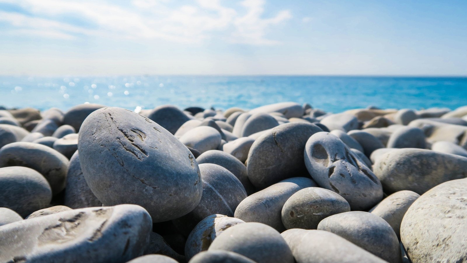 Обои камни, берег, галька, море, пляж, океан, камень, камушки, stones, shore, pebbles, sea, beach, the ocean, stone разрешение 5350x3567 Загрузить