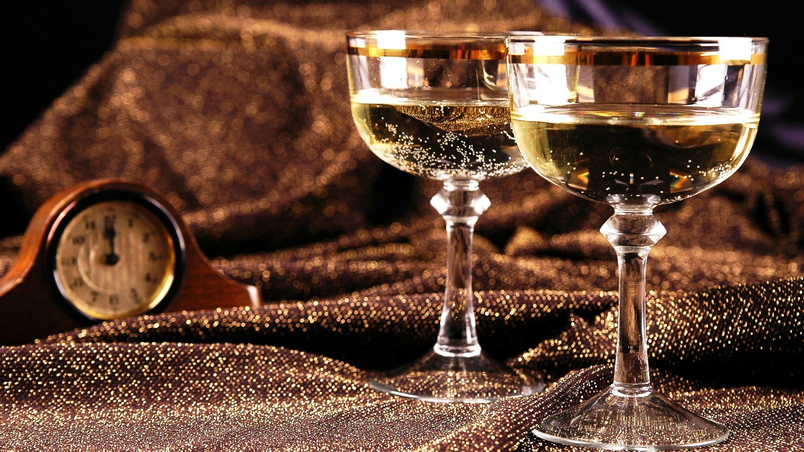 Обои новый год, часы, ткань, вино, бокалы, шампанское, new year, watch, fabric, wine, glasses, champagne разрешение 5000x3300 Загрузить