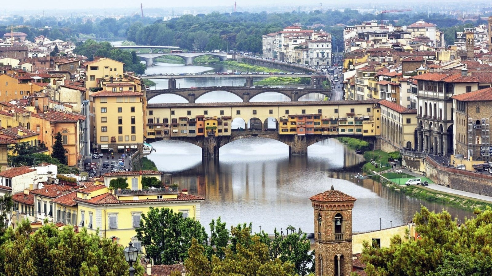 Обои деревья, река, город, италия, флоренция, мосты, trees, river, the city, italy, florence, bridges разрешение 1920x1080 Загрузить