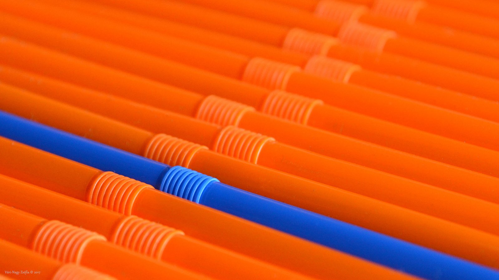 Обои синий, оранжевый, коктейль, трубочки, соломка, blue, orange, cocktail, tube, straws разрешение 1920x1080 Загрузить